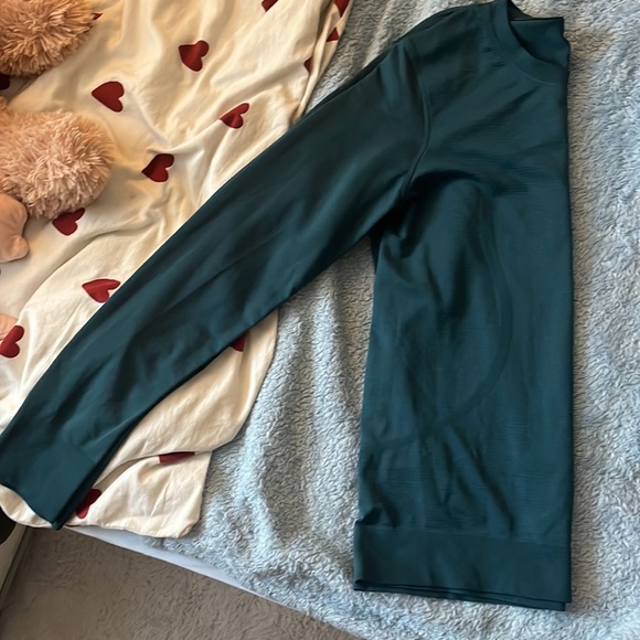 Long sleeve Lululemon swiftly tech - Picture 3 of 4